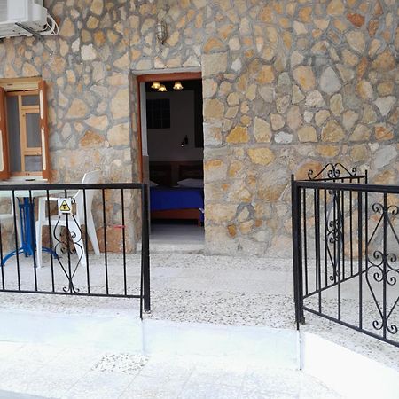 "Aris" Sevasti Symi Studios Dış mekan fotoğraf